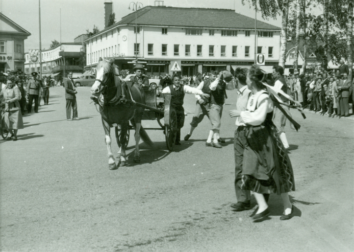 Kesäkisojen ohjelmaa 1950-luvulla.