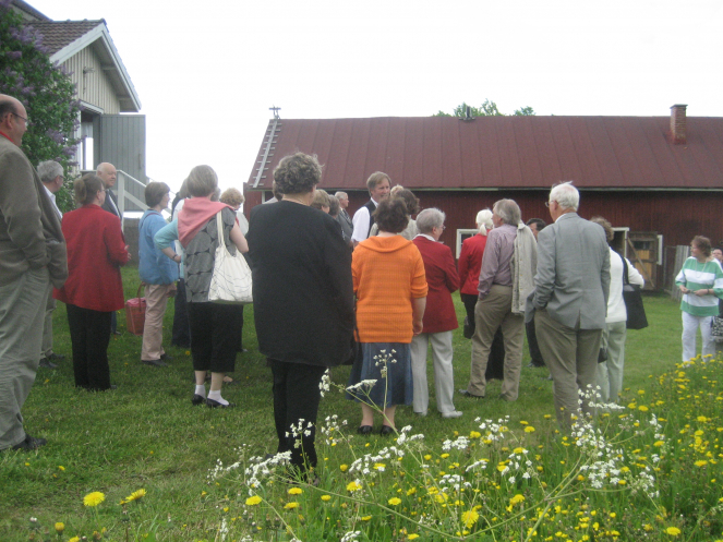 Karjalaisten kesäjuhlien ohjelmaan Kuopiossa 2009 kuului vierailu Suomen asutusmuseossa Lapinlahdella.